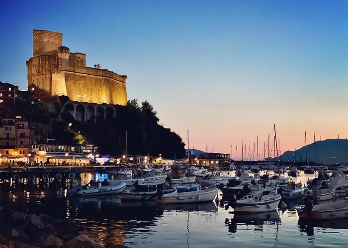 Hotel en barco Oceania Boat Tour La Spezia