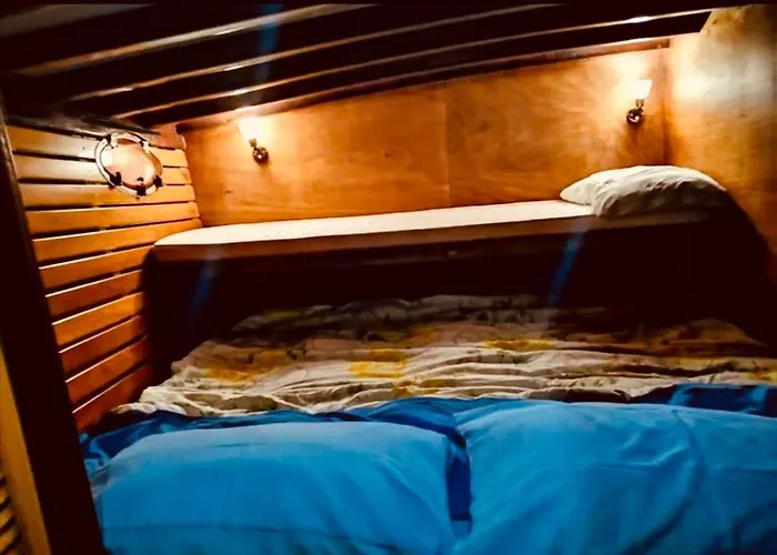 Oceania Boat Tour Hotel en barco *